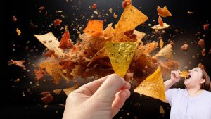 Comiendo muchos Doritos